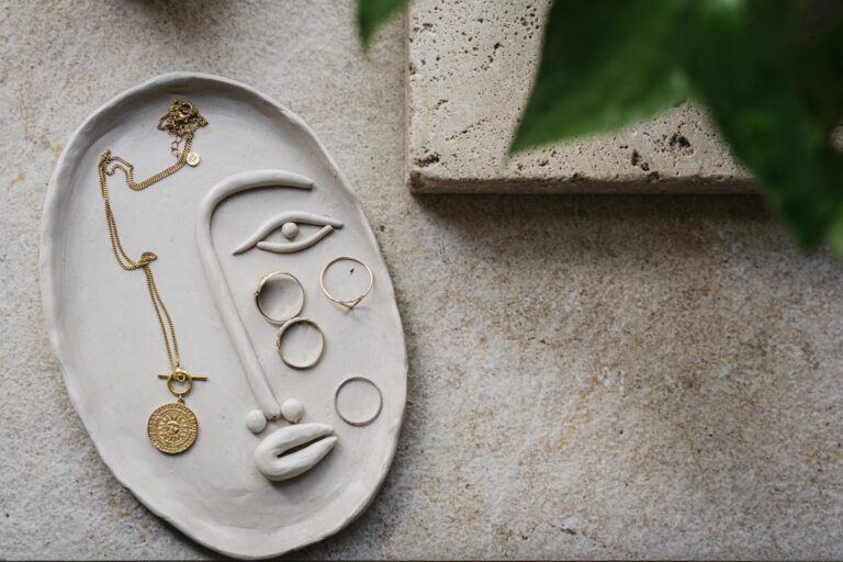 Schale mit Gesicht groß für Schmuck Ringe und Halskette